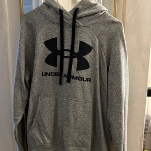 Womens under armour hoodie size small can’t fit anymore